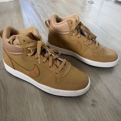 Nike Court Borough Mid 6Y/ 7.5 W 