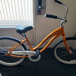 Ladies Giant Simple Beach Cruiser