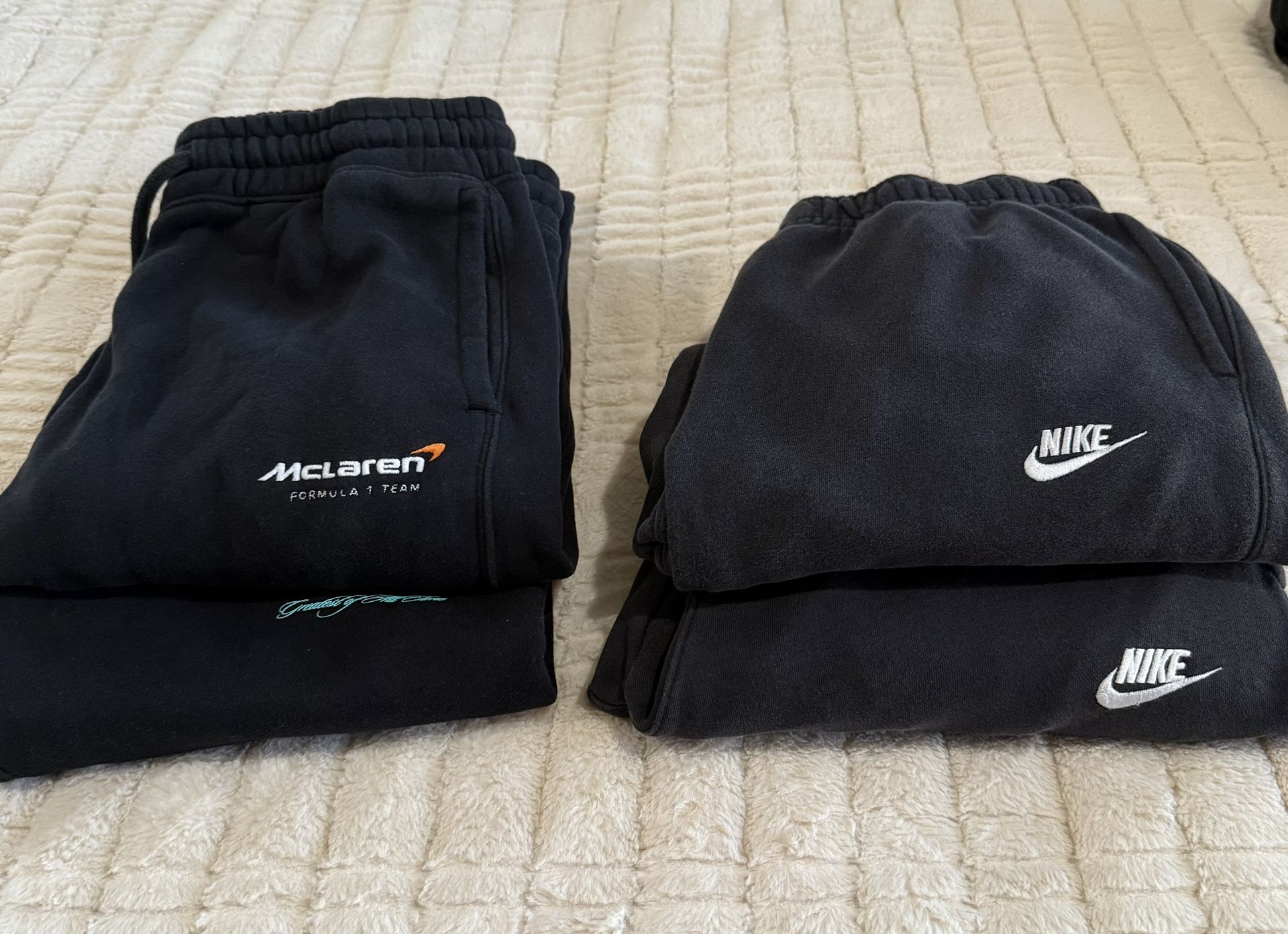 Joggers Size Medium Men. 