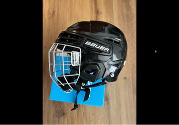 Kids hockey helmet