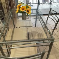 Dinning table with chairs