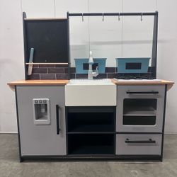 KidKraft Farm to Table Play Kitchen with Accessories