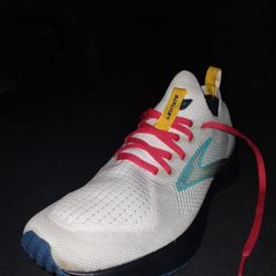 (Size-7Men / 8-8.5Women) Great Condition, Brooks Levitate Stealthfit 5 Unisex Runners (D Standard) (190)
