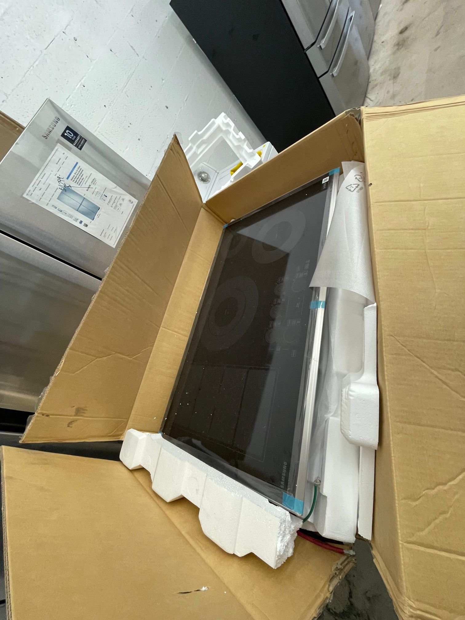 Samsung electric Cooktop - tope cocina 36 “ New In The Box!