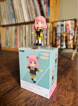 Collectible spy family Anya figurine w/ box