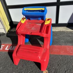 Kids desk/Art Desk