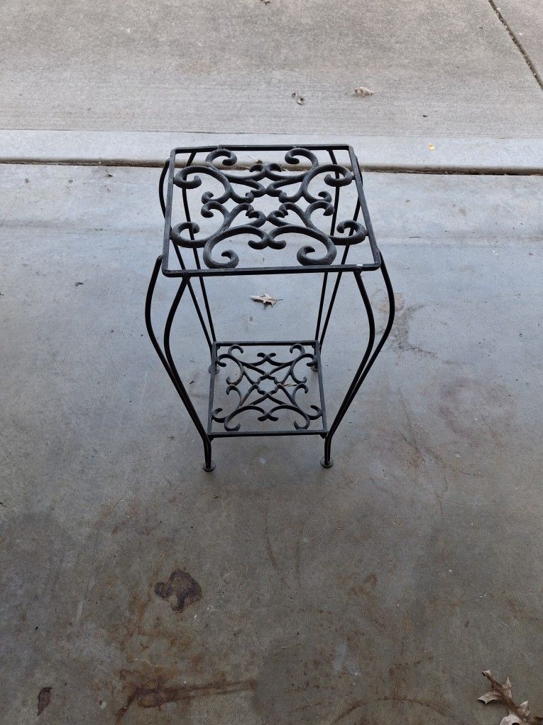 19x9 Metal Plant Stand 