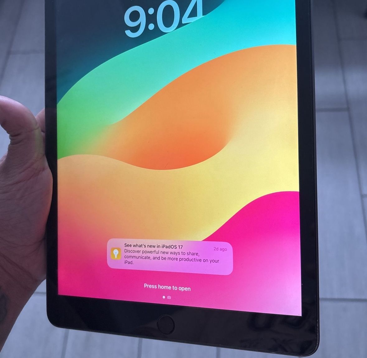 7th Gen iPad 128GB WiFi+Cellular