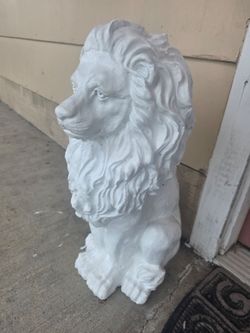Lion statues