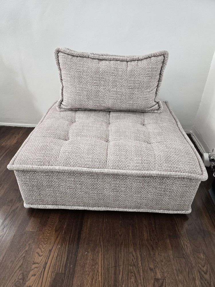 Accent Chair. Ottoman 