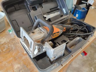 Triton Biscuit jointer