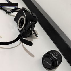 OM SYSTEM - Cámara Olympus E-M10 Mark IV negra con sistema Micro Cuatro Tercios, lente M.Zuiko Digital ED 14-42 mm F3.5-5.6 EZ, sensor de 20 MP, estab