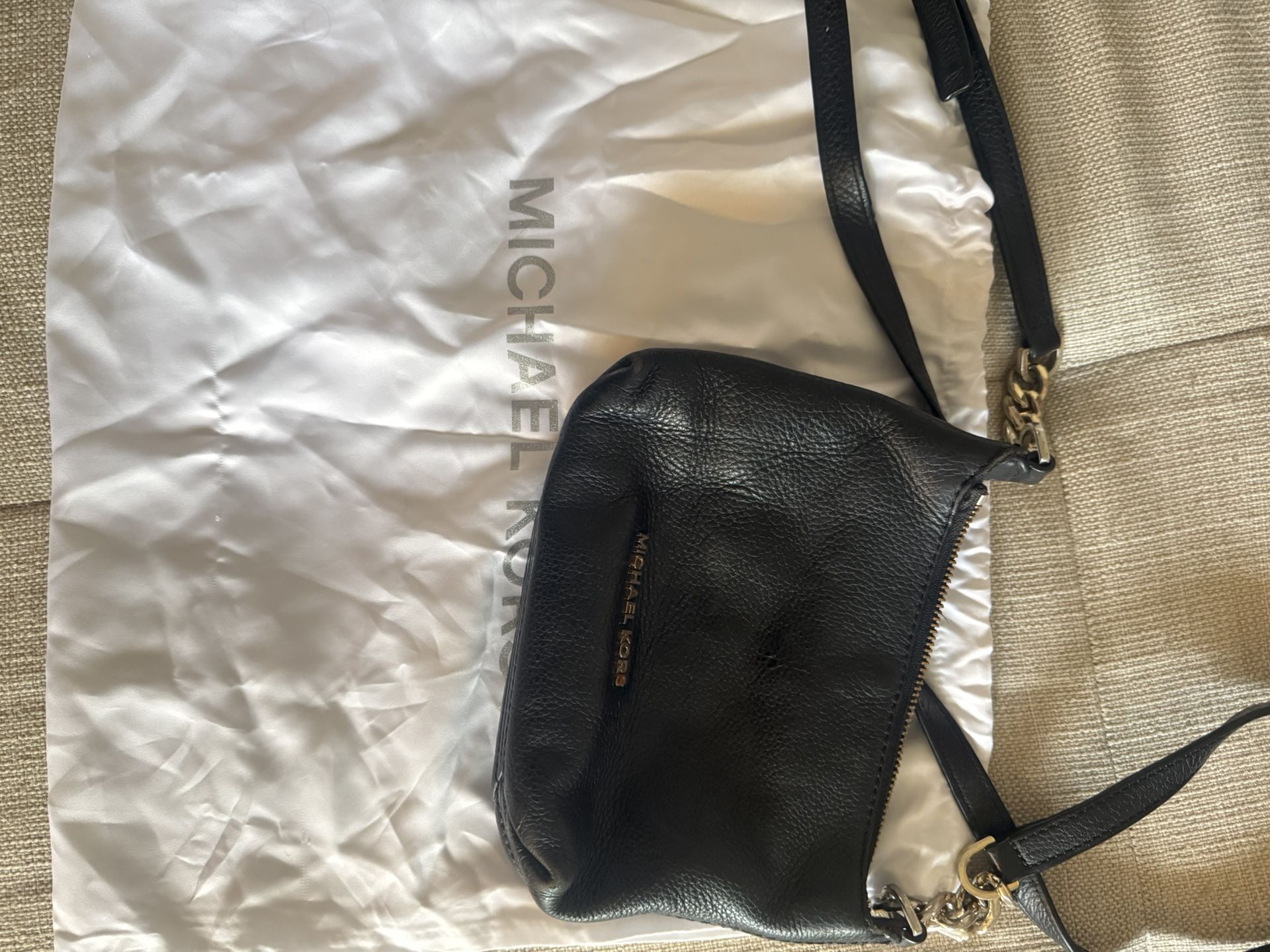 Michael kors mini crossbody black