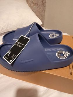 Nike calm slide 6Y