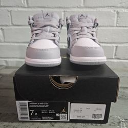 New Jordan 1's Midnight Navy-Wolf Grey Size 7C 