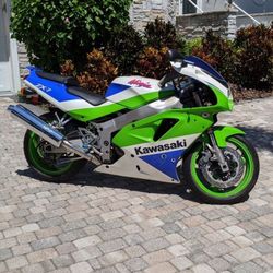 Rare 1991 Kawasaki ZX-7 Motorcycle zx7