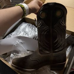 ARIAT BOOTS NEW SIZE 12 