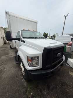 Ford Super Duty Box Truck White