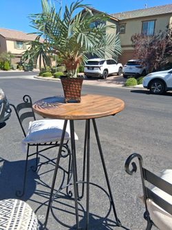 Pub table
