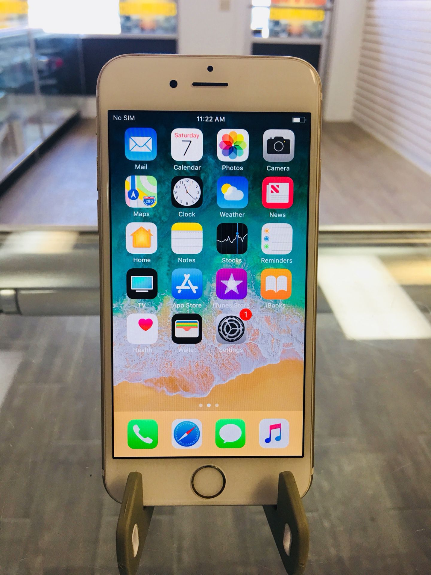 At søge tilflugt browser Optimisme Apple IPhone 6 Unlocked 30 Day Warranty Comes with Accessories! for Sale in  Temple Terrace, FL - OfferUp