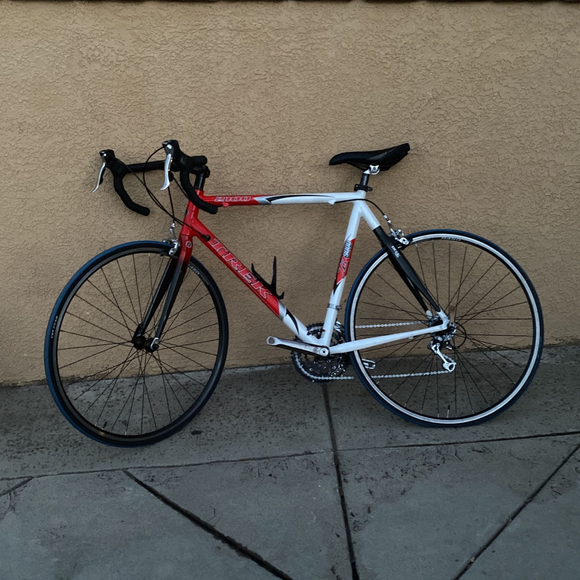 Trek 2100 Zr9000 Road Bike