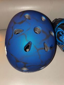 Helmet, wrist, knee and elbow protection SMALL