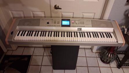 Yamaha (DGX - 505) 88- Key Portable Digital Grand Piano!!!