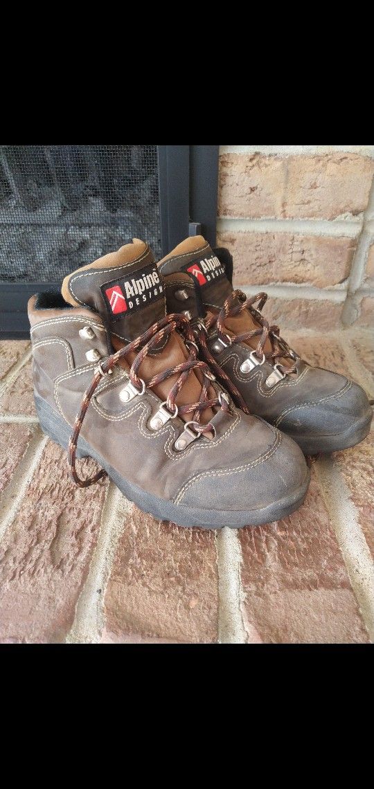 Women's Alpine Design Hiking Boots - Size 5