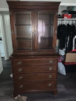 China cabinet vintage 1976