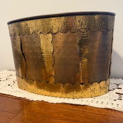 Vintage Hammered Brass Oval magazine