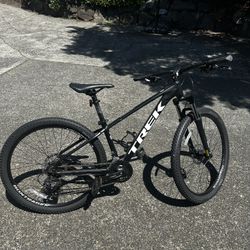 Trek Marlin 5 Bike