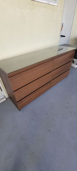 6-Drawer Wood Dresser with Glass Top 64x20x31