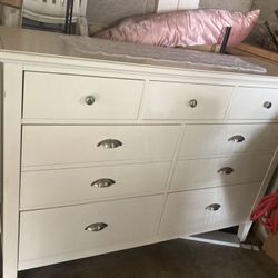 White wood painted bedroom set
