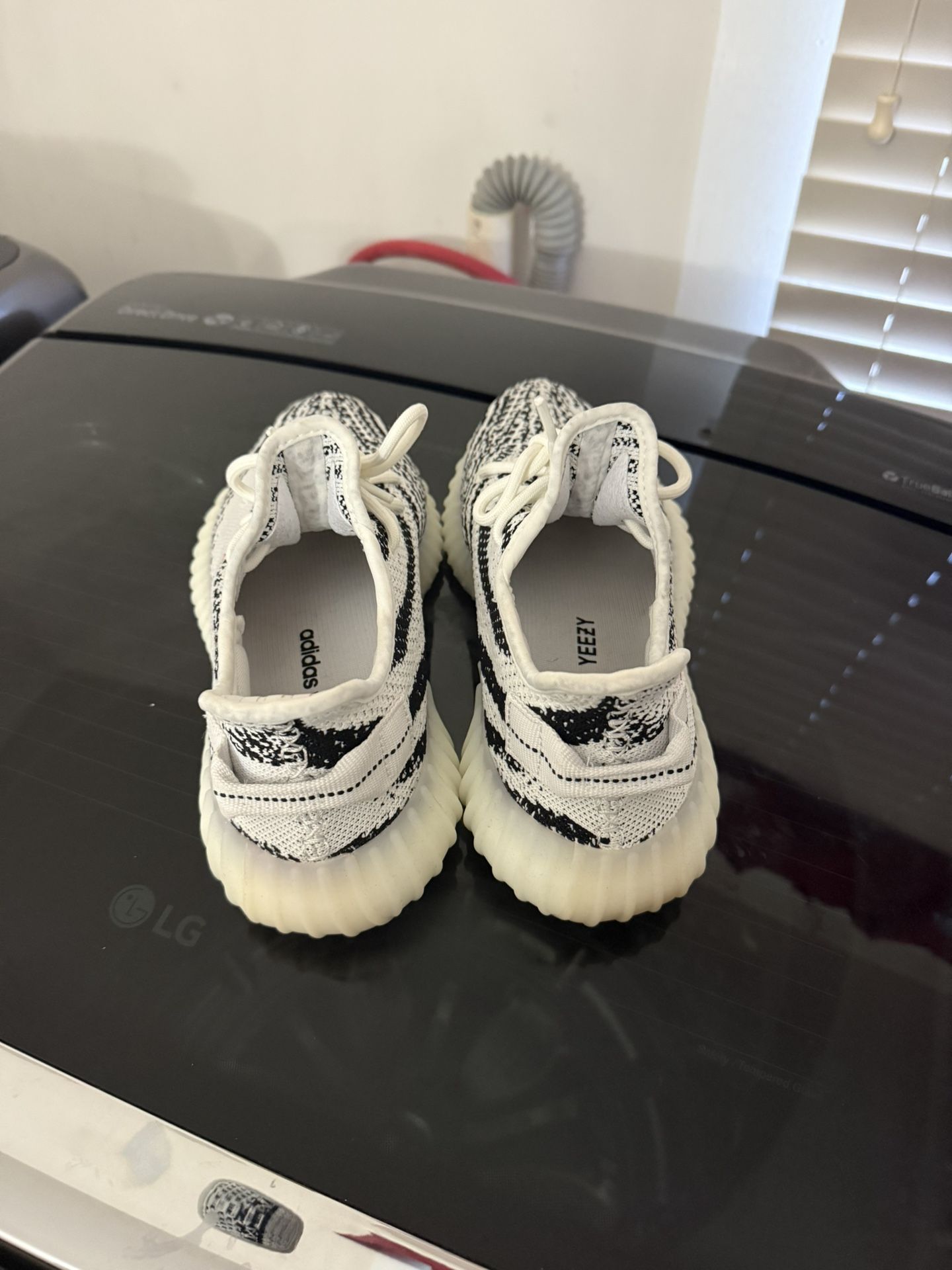 Yezzy Sneakers