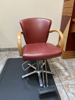 5 Designer Salon Chairs
