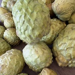 Fresh atemoya Fruits 