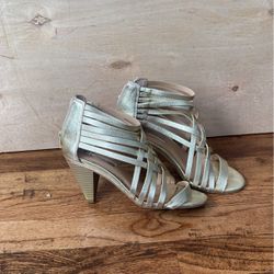 Women’s Gold Heels | Size 5.5 | FREE