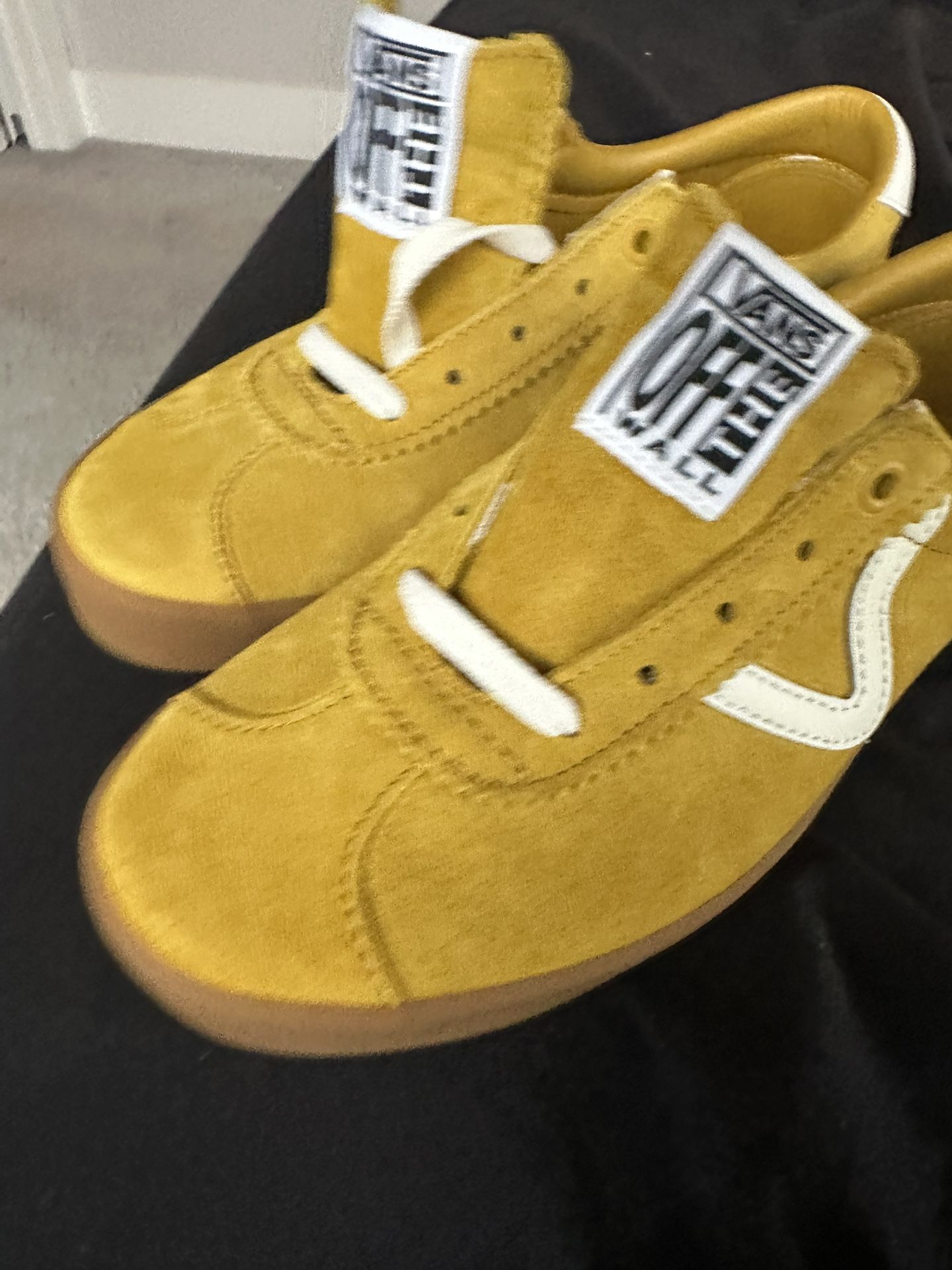 Vans Size 7men/8.5 Women Never Worn