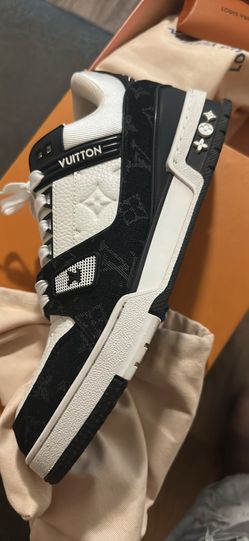 LV Trainers Black and white Size 11