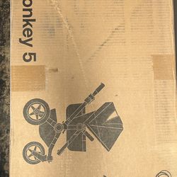 New in sealed Box Bugaboo Donkey 5