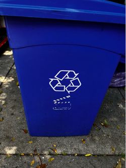 Continental Recycle bins w/lids