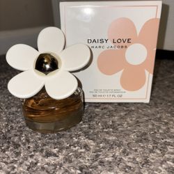 Marc Jacob’s Daisy Love