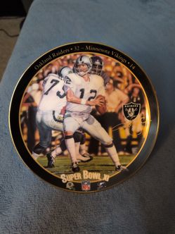 Super Bowl XI NFL Commemorative Collector Plate