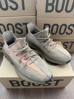 YEEZY BOOST 350V2 (SIZE 9.5)