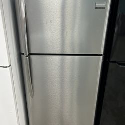 12 Cubic Foot Stainless Refrigerator With Ice Maker 