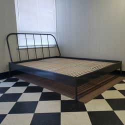 Queen size bed frame - can DELIVER almost anywhere for $20 extra - gently used and in LIKE NEW condition π