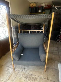 Canopy Accent Chair with Tassel Canopy