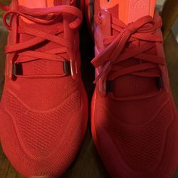 Adidas Ultra boost 22 Trainers Vivid Red Turbo Size 9.5