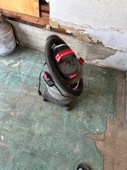 Shop-Vac Wet/Dry Vacuum with Hose