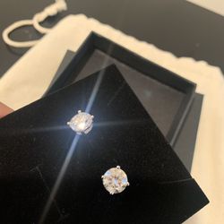 Diamond Stud Earrings 